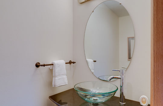 3874 Coachman Dr Int-24