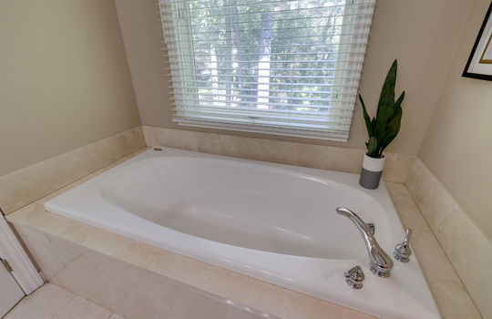 3874 Coachman Dr Int-33