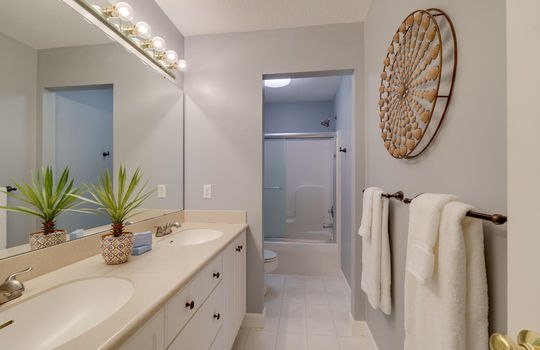 3874 Coachman Dr Int-42