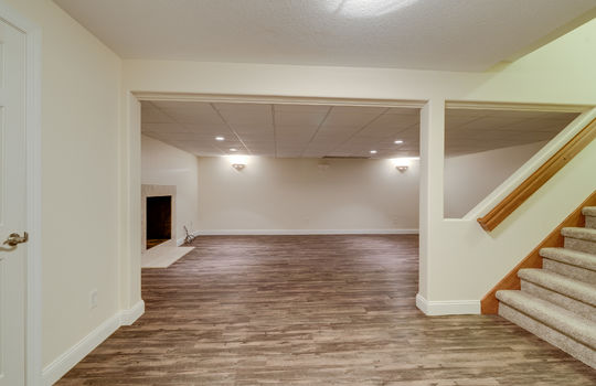 3874 Coachman Dr Int-49