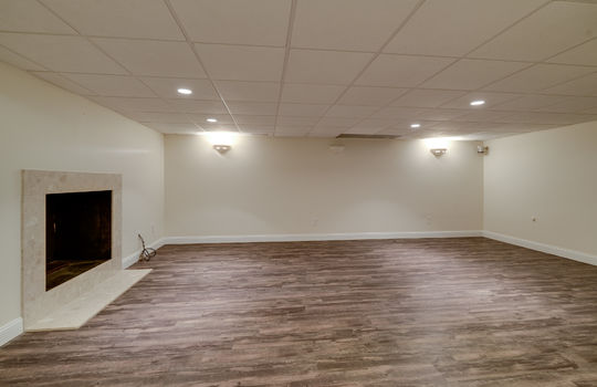 3874 Coachman Dr Int-50