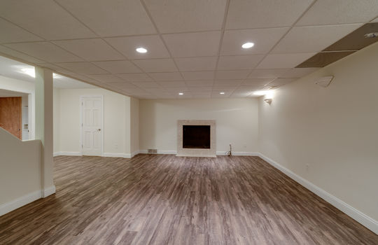 3874 Coachman Dr Int-51