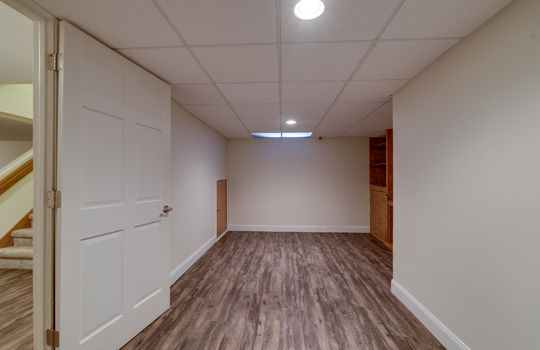 3874 Coachman Dr Int-54