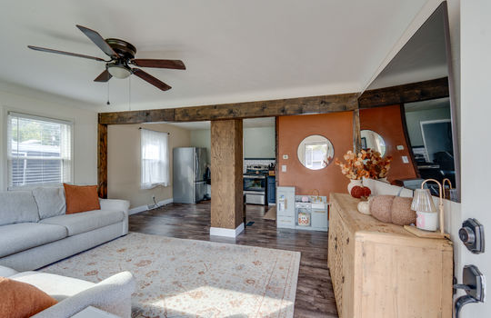 5202 Arbor Way Int-1