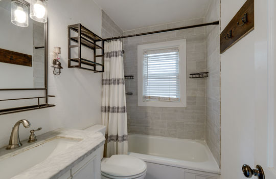 5202 Arbor Way Int-14