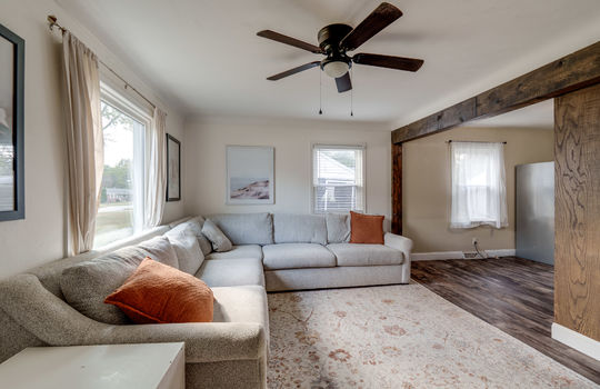 5202 Arbor Way Int-2