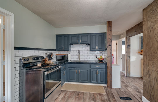 5202 Arbor Way Int-5