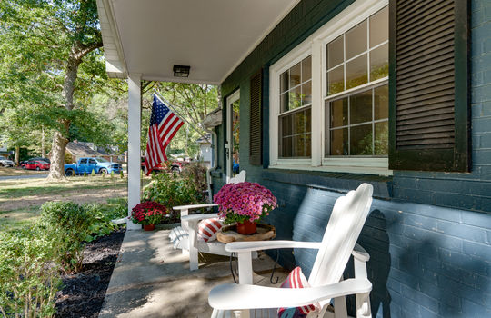 7986 Mohawk Trail Int-1