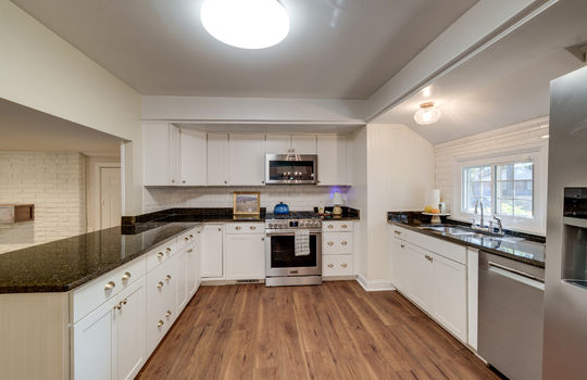 7986 Mohawk Trail Int-10