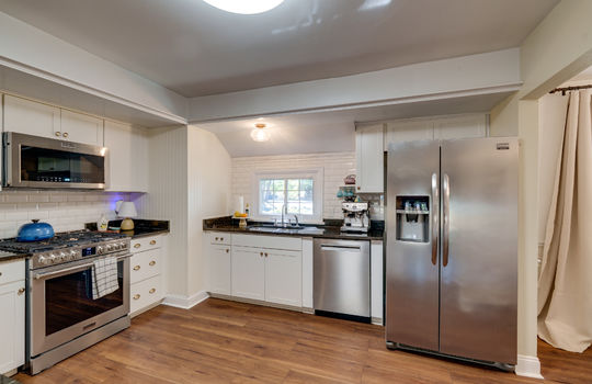 7986 Mohawk Trail Int-11