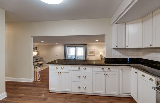 7986 Mohawk Trail Int-12