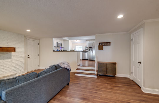 7986 Mohawk Trail Int-14