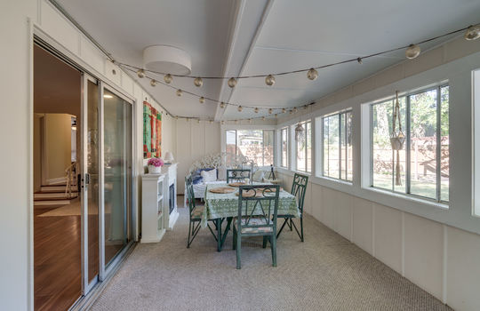 7986 Mohawk Trail Int-17