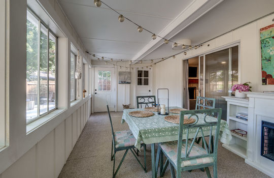 7986 Mohawk Trail Int-18