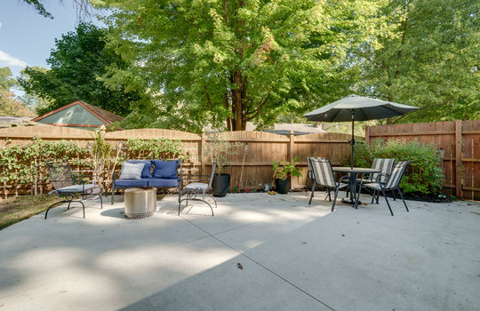 7986 Mohawk Trail Int-19