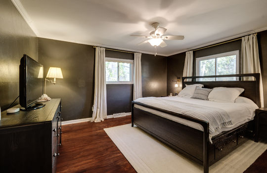 7986 Mohawk Trail Int-21