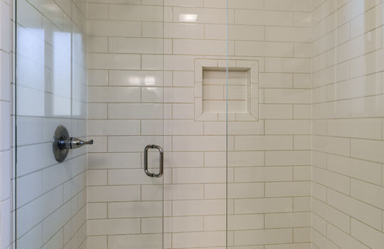 7986 Mohawk Trail Int-24