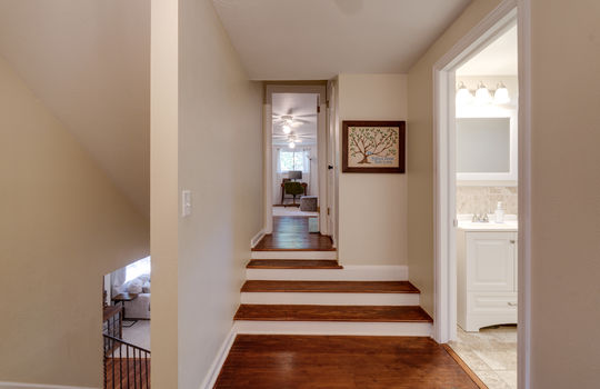 7986 Mohawk Trail Int-31