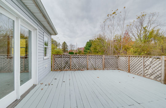 208 E Erie Rd Int-28