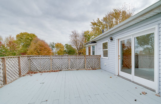 208 E Erie Rd Int-29