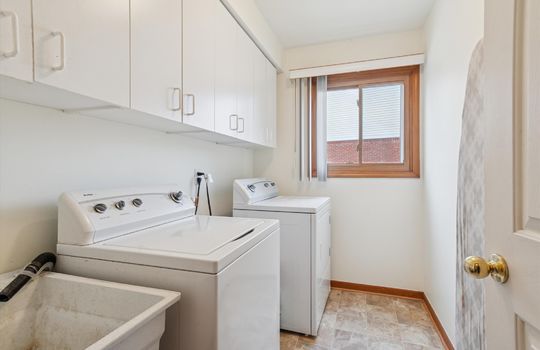 29-42264-Chase-Dr-WindowStill