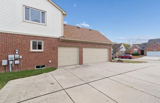 61-42264-Chase-Dr-WindowStill