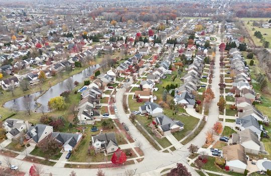 65-42264-Chase-Dr-WindowStill