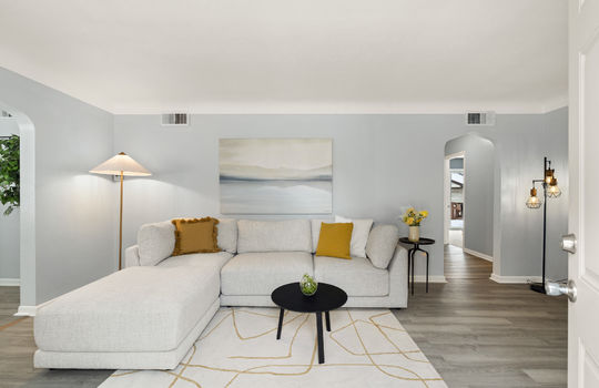 4841 Leamington Ave Int-1