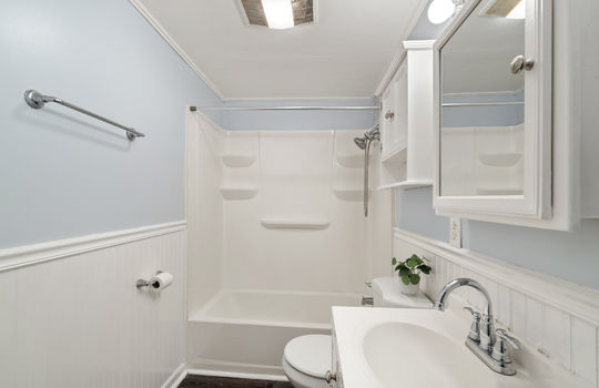 4841 Leamington Ave Int-17