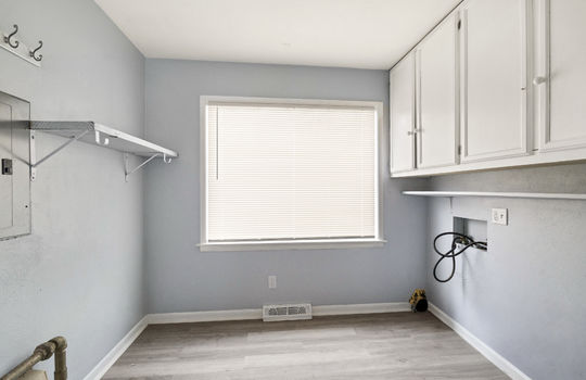 4841 Leamington Ave Int-18