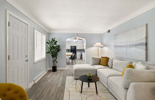 4841 Leamington Ave Int-2