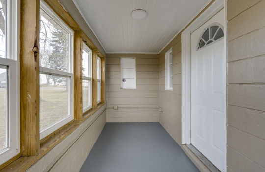 965 Streetman St Int-1