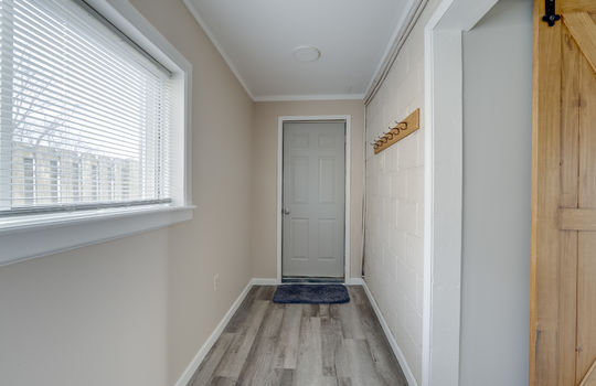 965 Streetman St Int-16