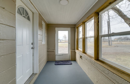 965 Streetman St Int-2