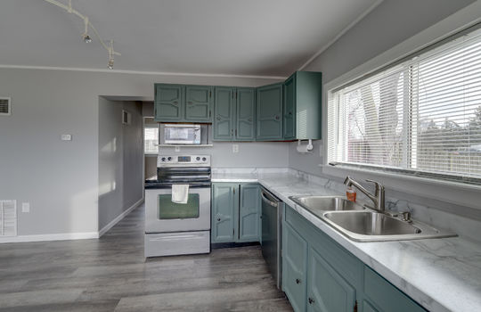 965 Streetman St Int-6