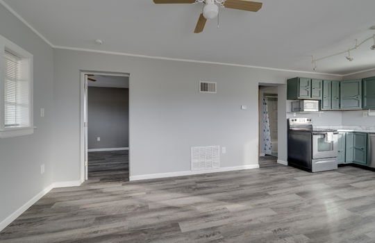 965 Streetman St Int-7