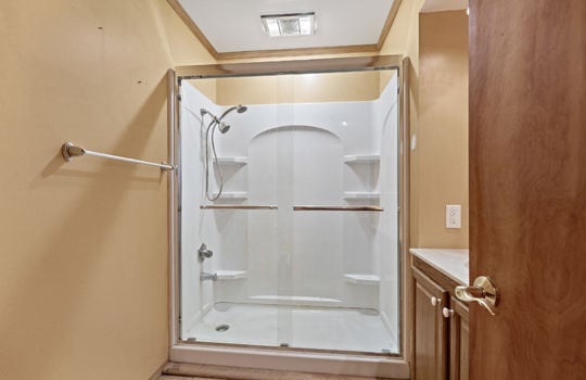 11044 Secor Rd Int-13