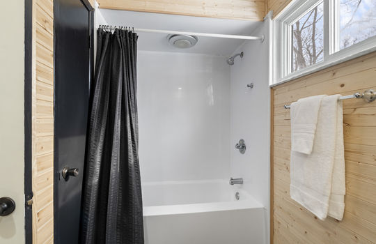 1611 Latcha Rd Int-16