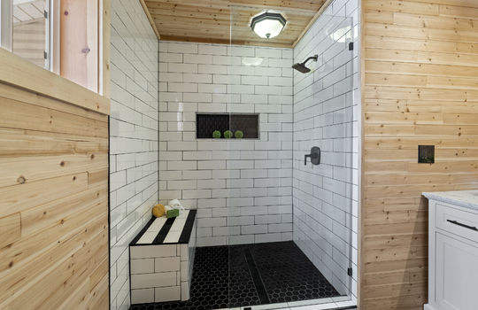 1611 Latcha Rd Int-27