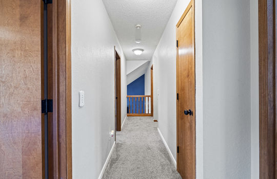 1801 Eaglecrest Rd Int-17