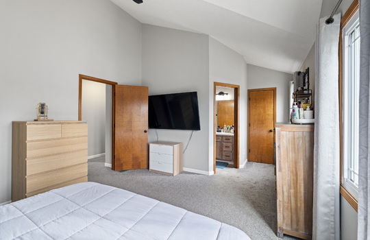 1801 Eaglecrest Rd Int-22