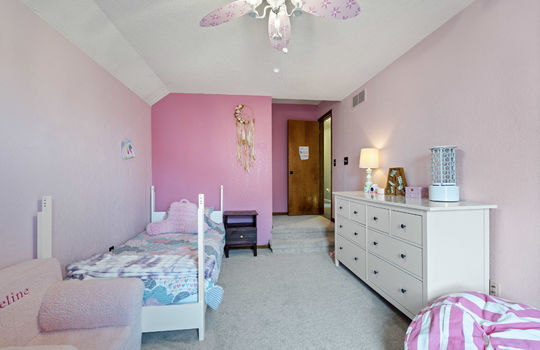 1801 Eaglecrest Rd Int-32