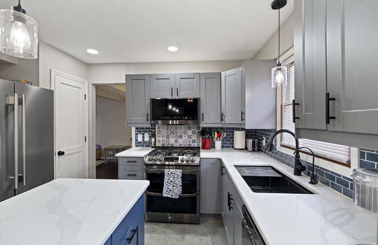 1801 Eaglecrest Rd Int-4