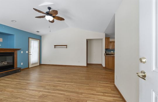 2410 Sutton Dr Int-1