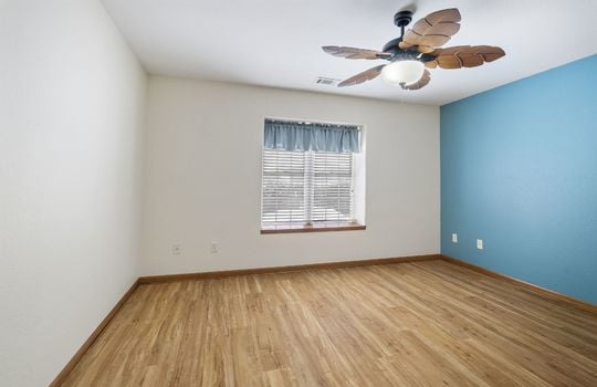 2410 Sutton Dr Int-18