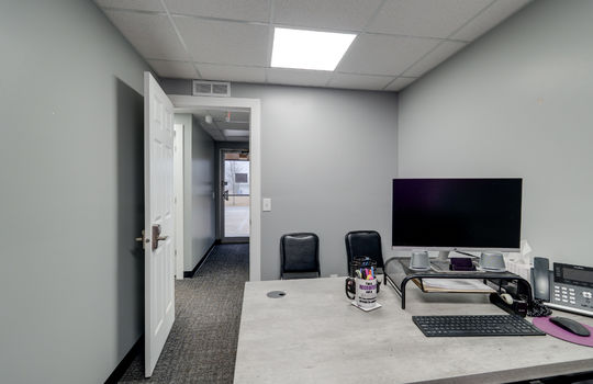 3325 N. Dixie Hwy Int-12