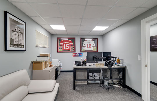 3325 N. Dixie Hwy Int-16