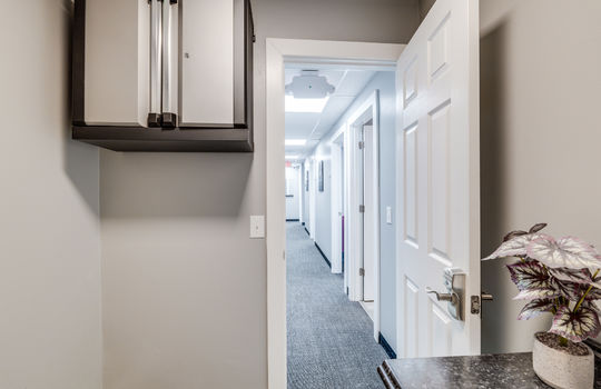 3325 N. Dixie Hwy Int-26