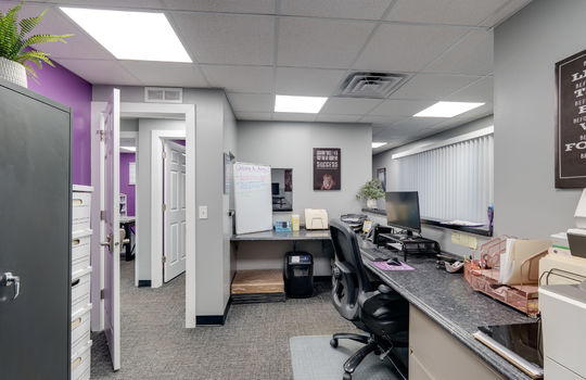 3325 N. Dixie Hwy Int-6