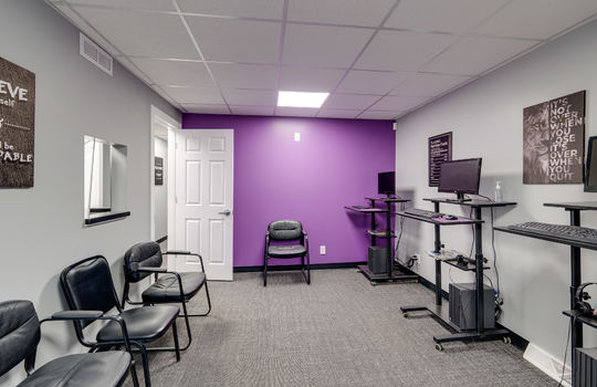 3325 N. Dixie Hwy Int-8